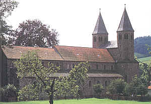 Bursfelde von der Stra&szlig;e aus